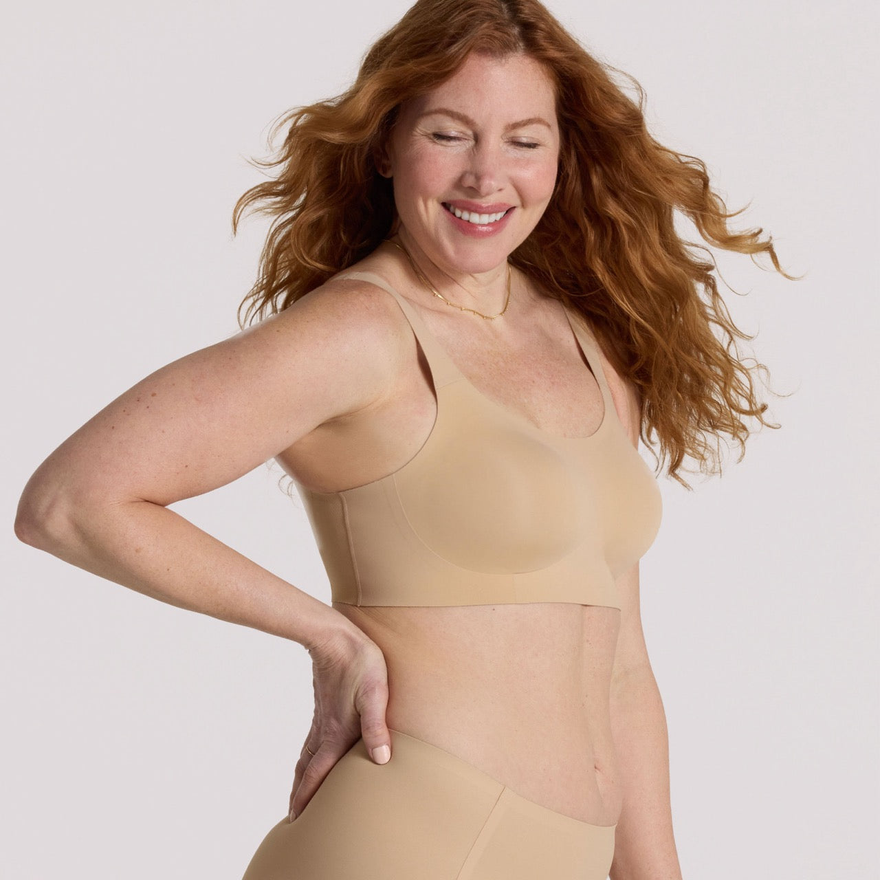Evelyn Mccallieさん専用 Evelyn & Bobbie DEFY V-Neck Bralette w/ Removable Pads (1728